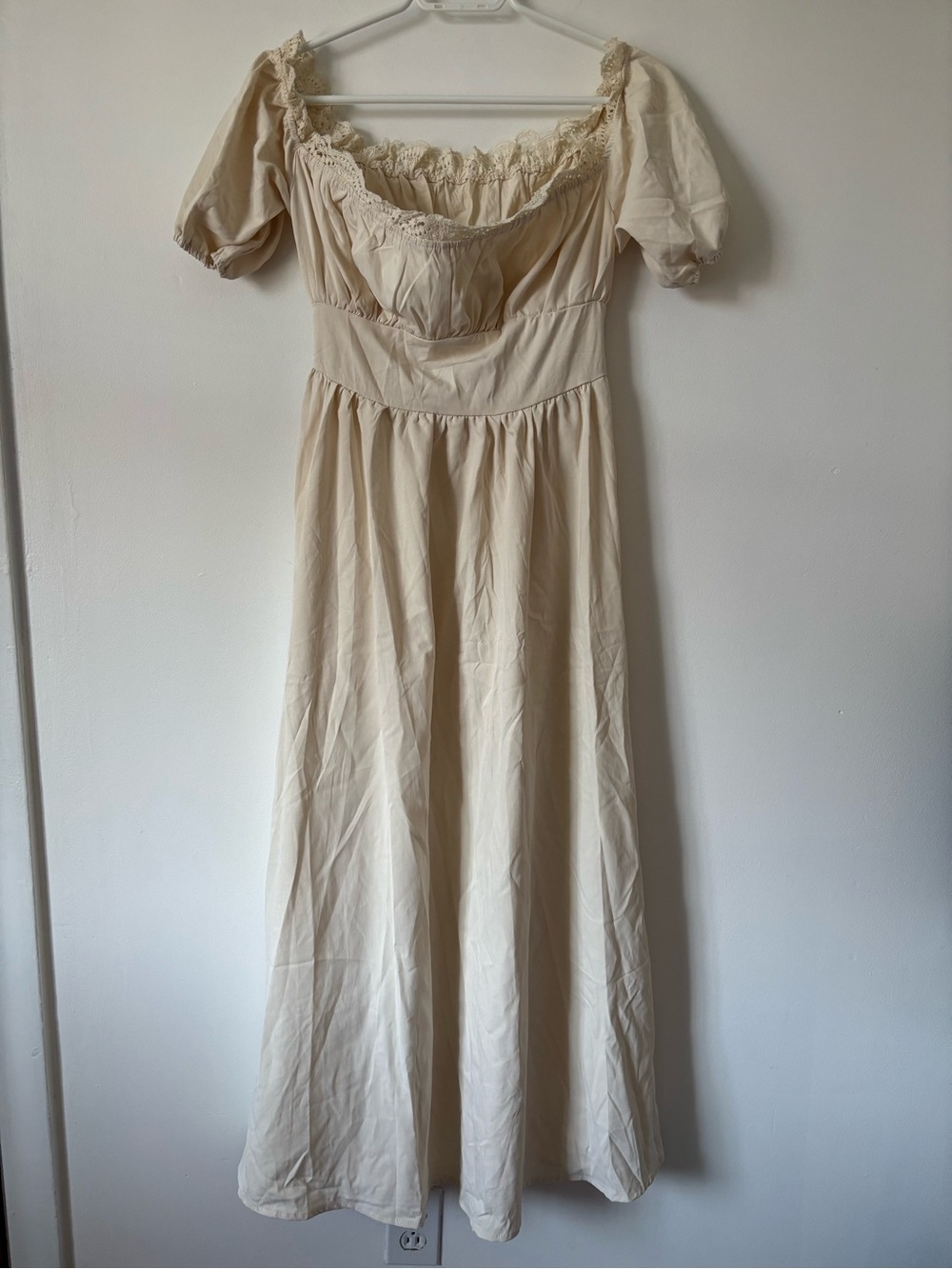 BNWT Off-Shoulder apricot Maxi Dress - Elegant puff sleeves Romantic size M - Picture 4 of 6